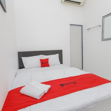 Reddoorz Near Mayapada Hospital سورابايا المظهر الخارجي الصورة