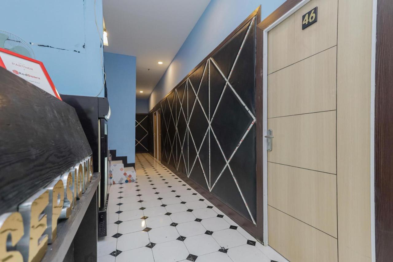 Reddoorz Near Mayapada Hospital سورابايا المظهر الخارجي الصورة